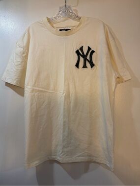 PRO New York Yankees NY Cream T-shirt Men’s Sz Medium